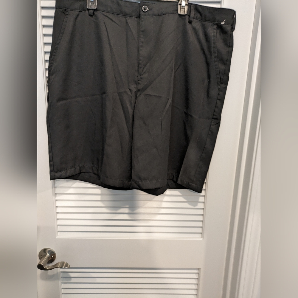Men's Shorts Size 42  New No Tag